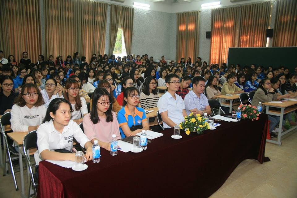 Tọa đ&agrave;m tư vấn kỹ năng Nghi&ecirc;n cứu Khoa học cho sinh vi&ecirc;n năm 2018