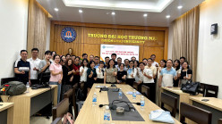 Họp giữa Lãnh đạo Viện Đào tạo Sau đại học với ban cán sự các lớp cao học khoá 30A, 30B và 31A