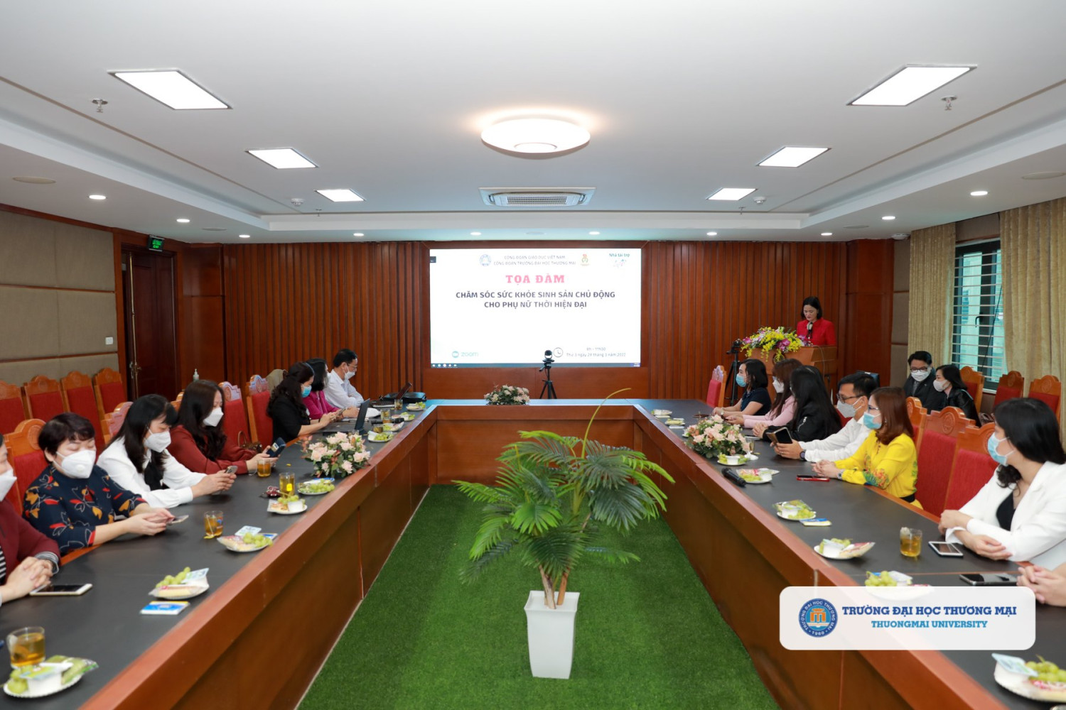 Tọa đàm "Chăm sóc sức khỏe sinh sản chủ động cho phụ nữ thời hiện đại"